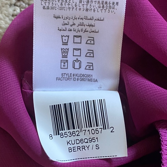BCBGeneration Dress size S Beautiful berry color - Picture 8 of 10